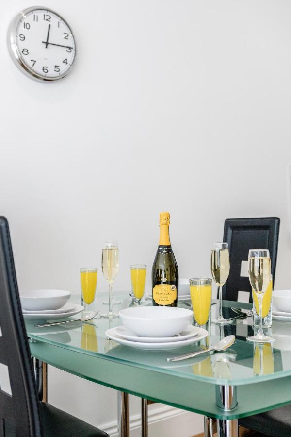 2 Bedroom Apartment At Modernview Serviced Accommodation Watford Town Centre F15 Kültér fotó